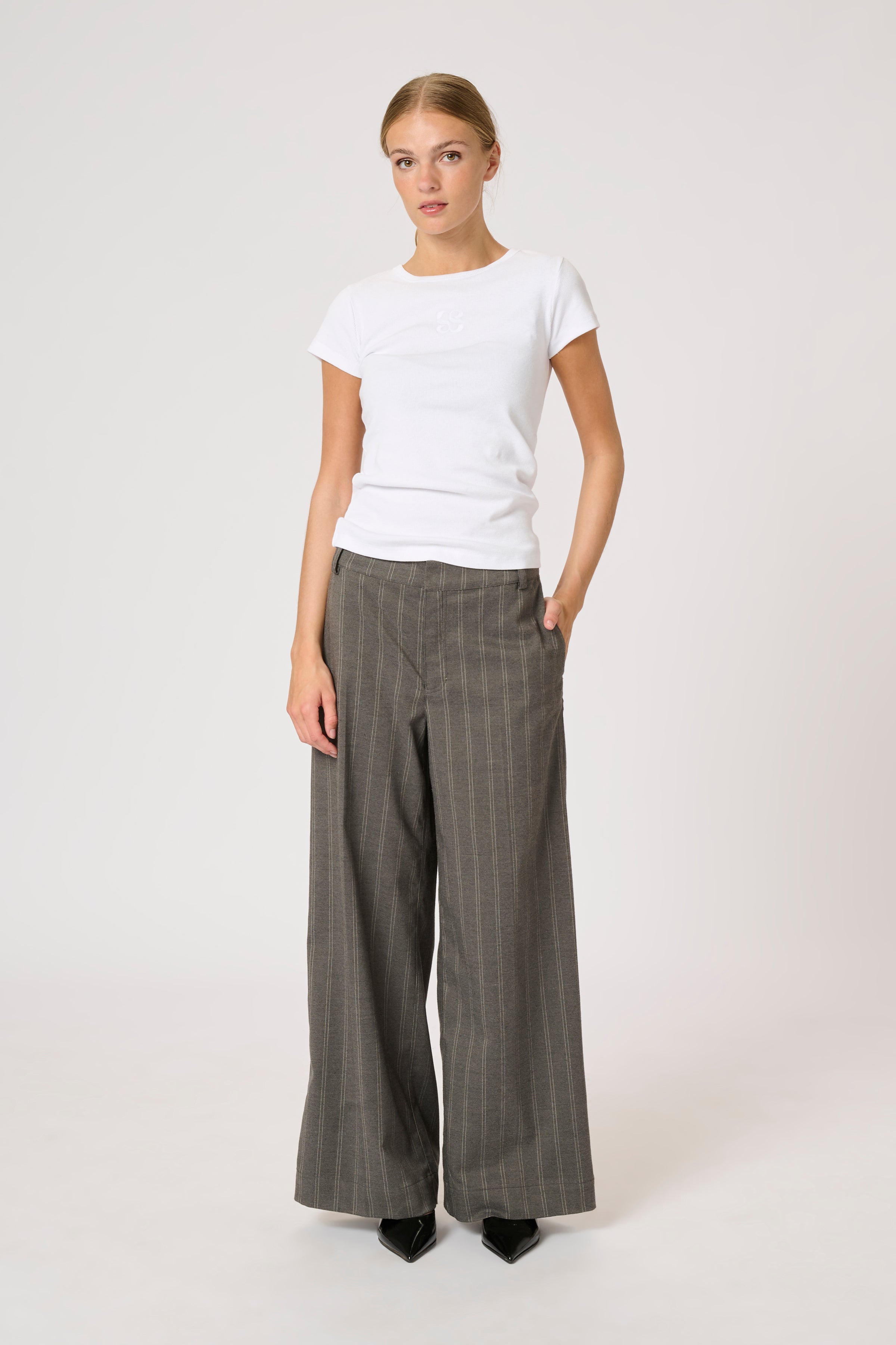 My Essential Wardrobe 10704859 The Mandy Tee