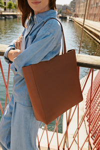 DEUXIÈME PARTIE Sac fourre-tout Emrie à la noix de coco grillée 30308542