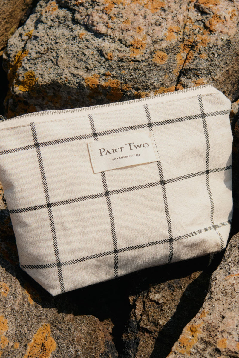 Part Two 30310325 Make-up Bag