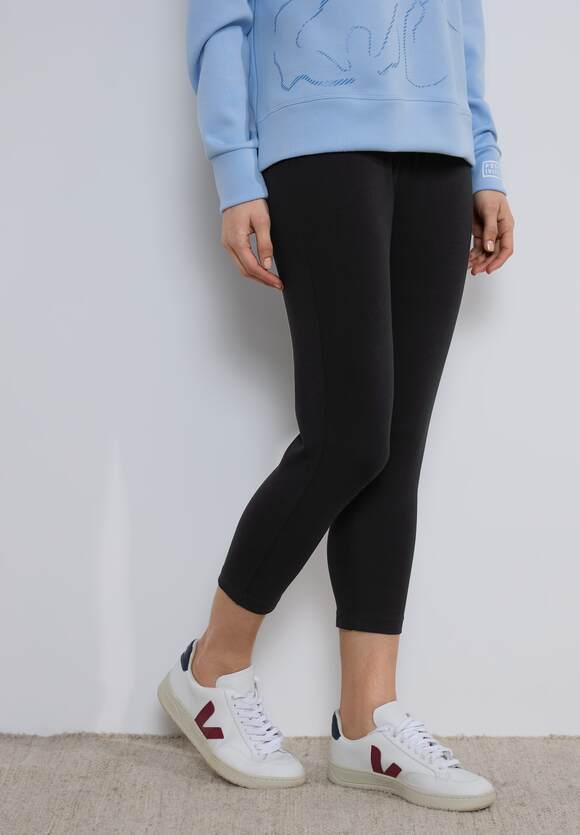377496 BLACK 3/4 leggings from CECIL