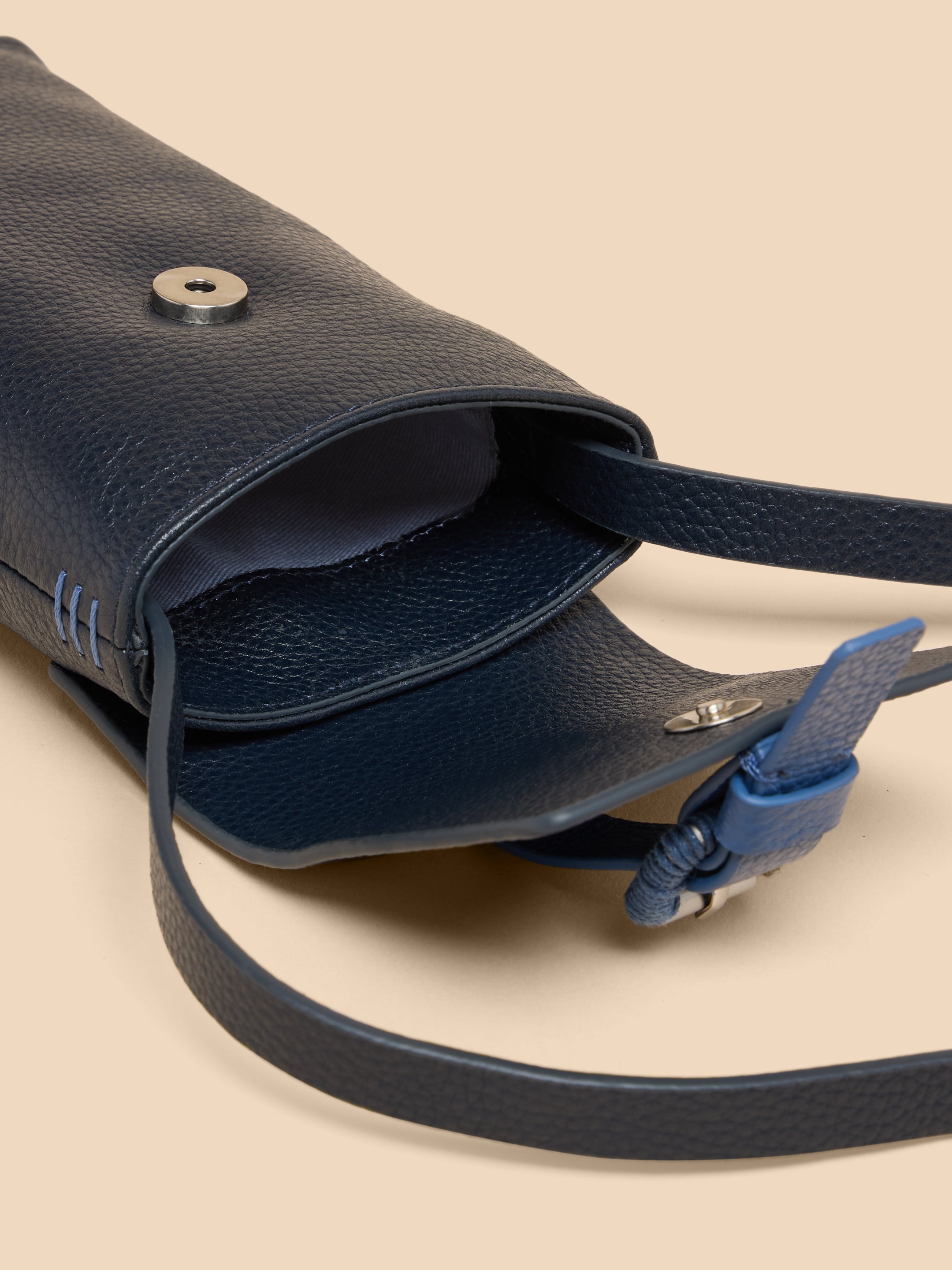 White Stuff 439441 Sacoche en cuir avec boucle Clara pour téléphone