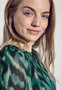 Street One hunter green 345532 Chiffon roundneckblouse w slit