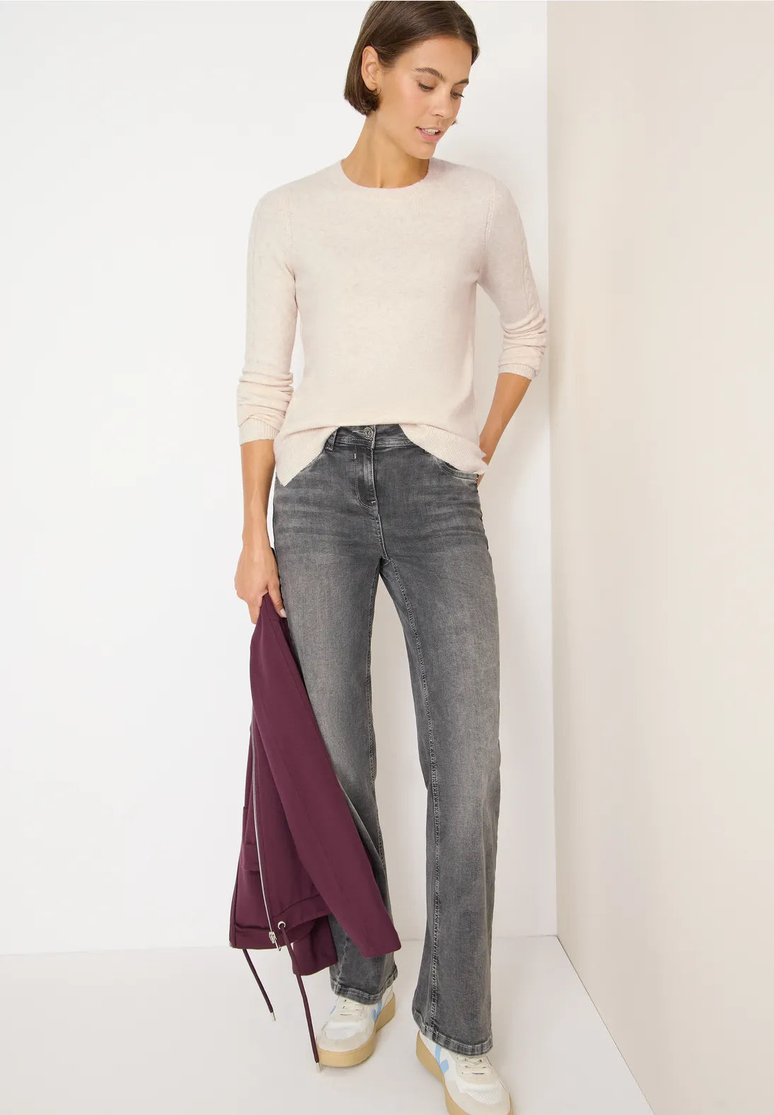 CECIL 303453 Round Neck Cable Detail