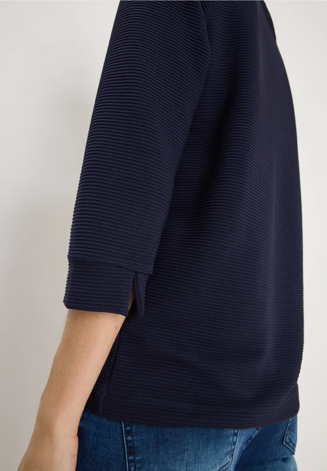 CECIL 324048 Solid Ottoman Funnel Neck