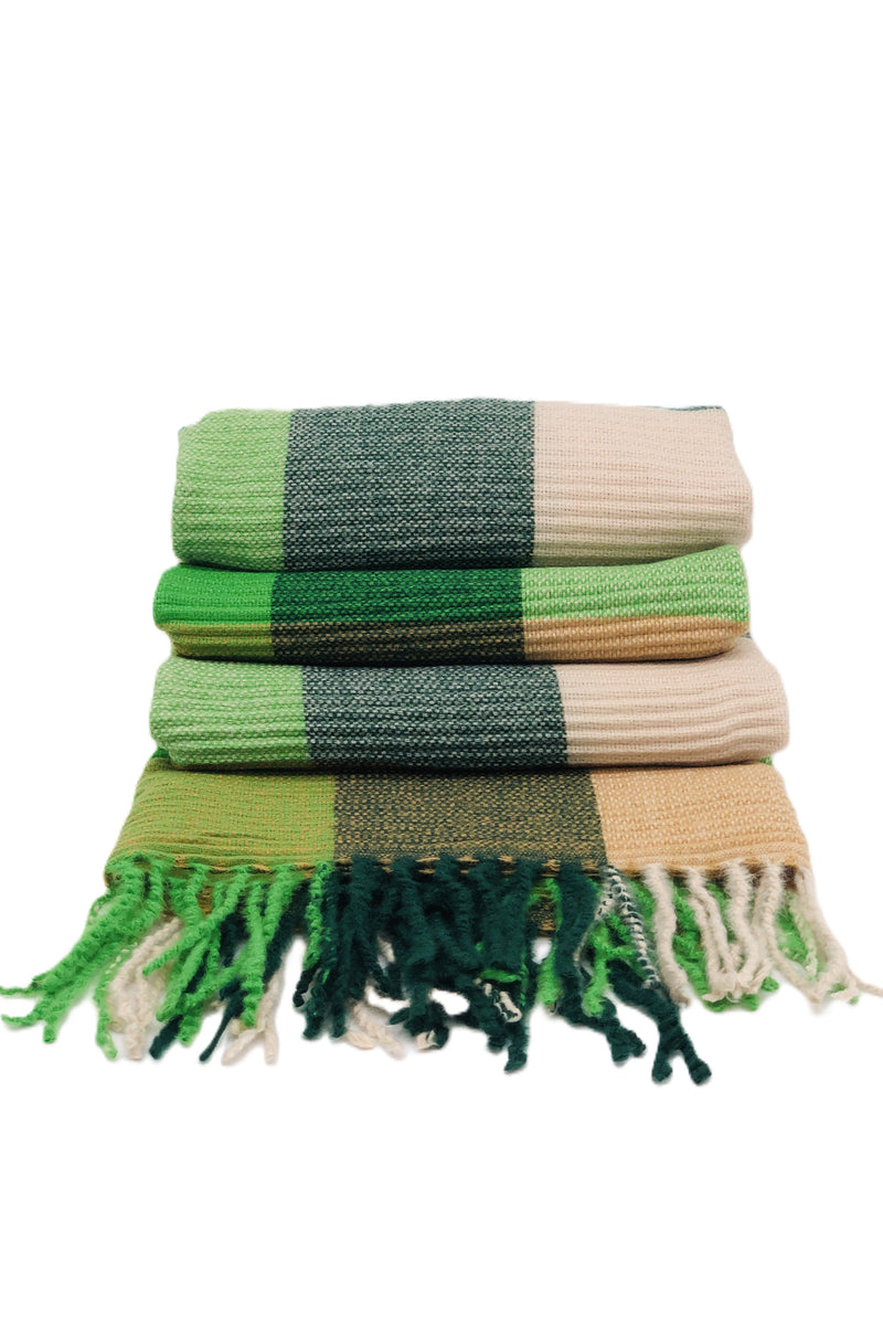 BEST OF IRISH GS25106 Crinkle Check Scarf & Pom Pom Hat Giftset