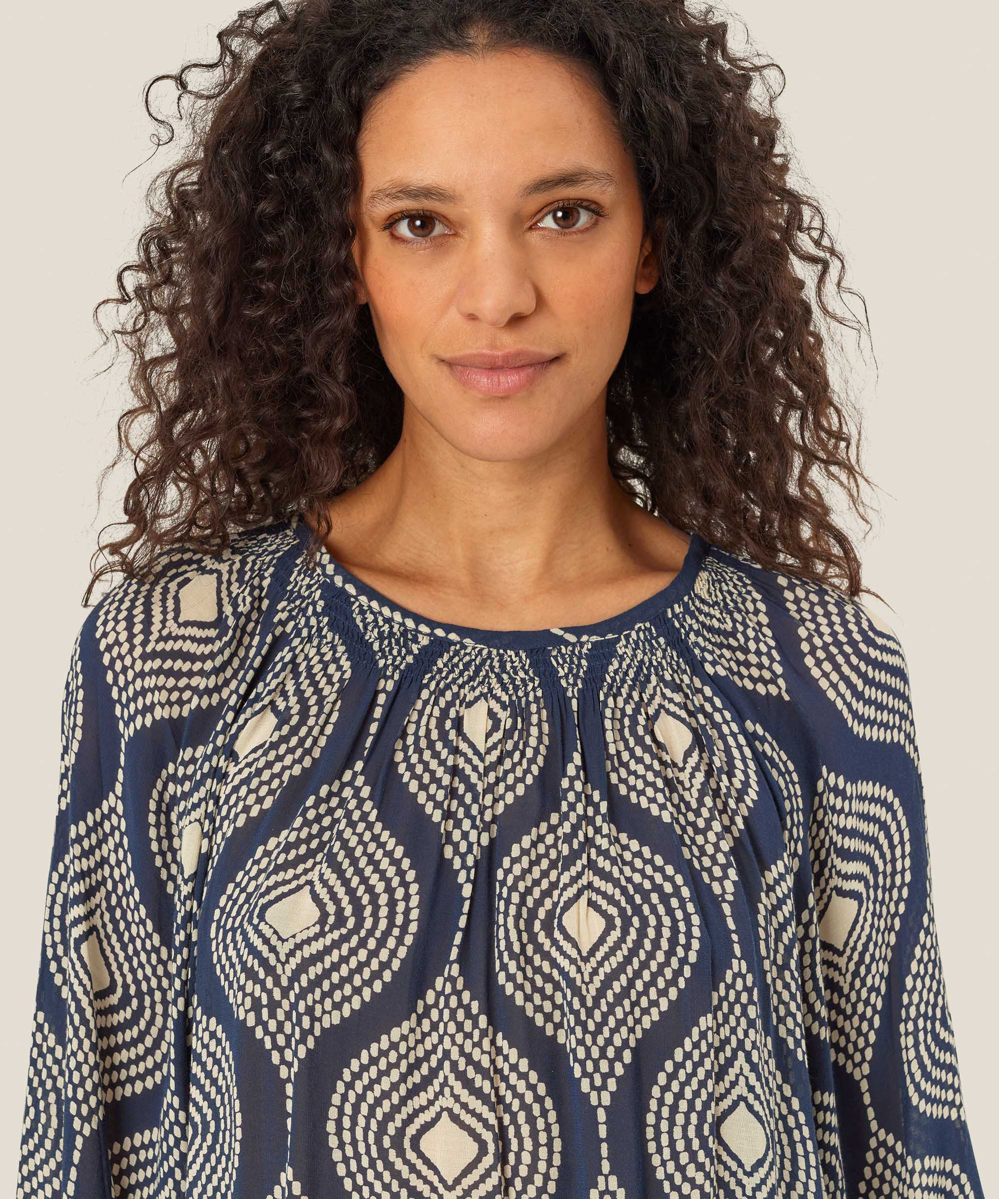 1011055 Daffodil Top MASAI