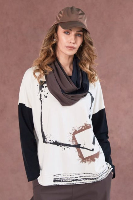 NAYA NAW25307 Placement cube print top with contrast sleeve