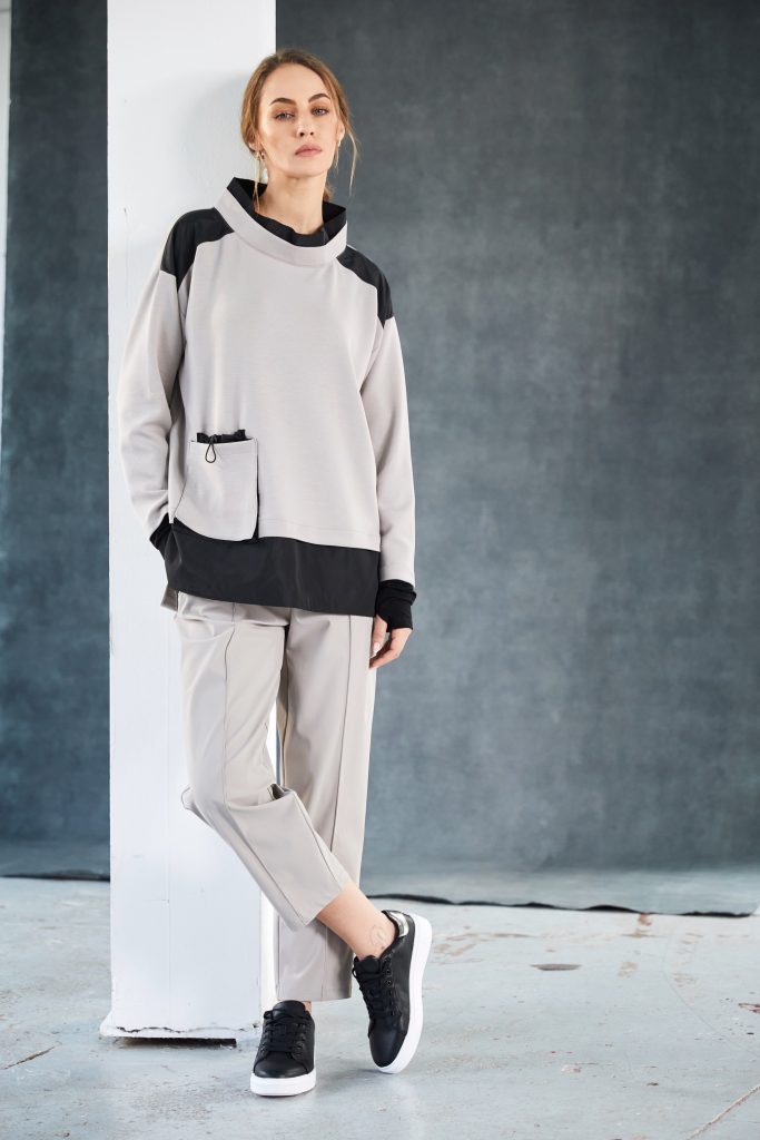 NAYA NAW25127 Soft sweatshirt with contrast at shoulder and hem with pocket detail