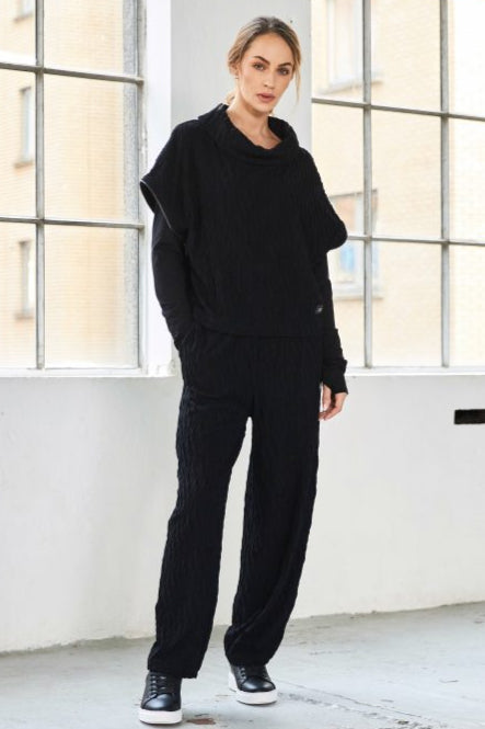 NAYA NAW25230 Embossed knit soft pull up trouser