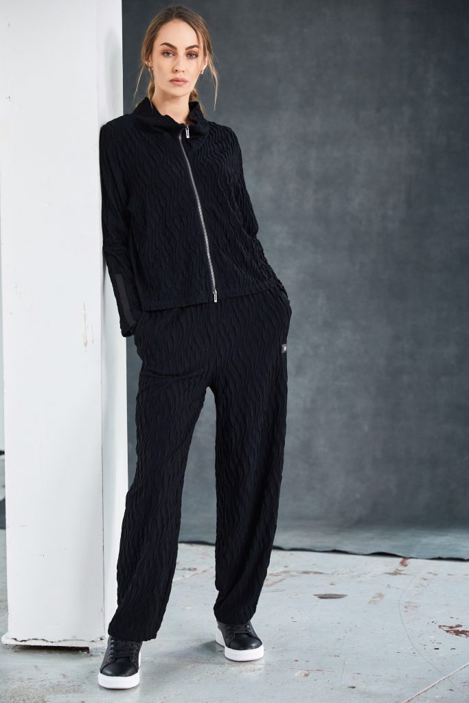 NAYA NAW25230 Embossed knit soft pull up trouser