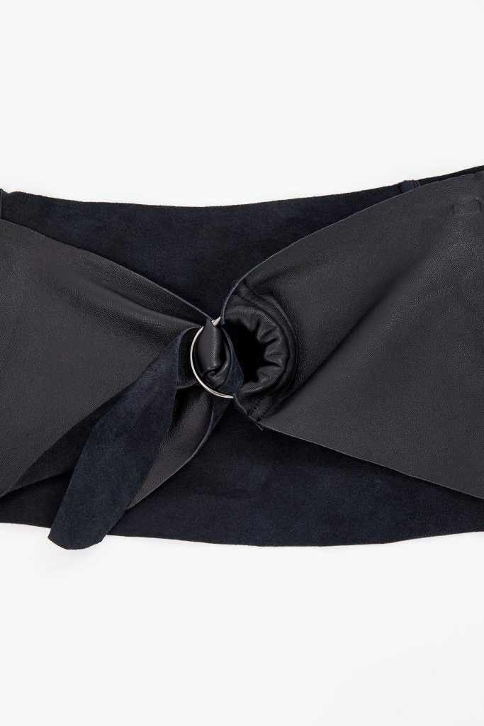 NAYA NAW25247 Leather Belt With Buckle Detail