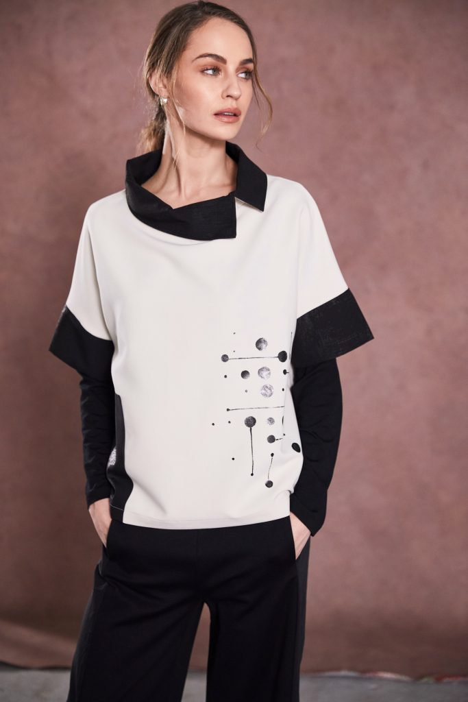 NAYA NAW25276 Placement print top with contrast cut away collar