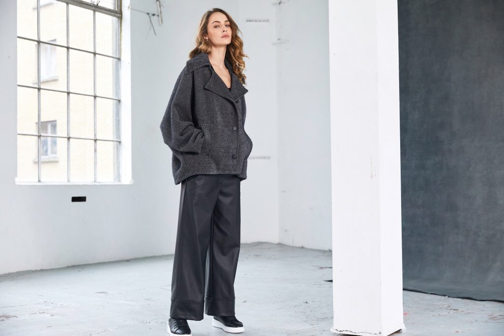 NAYA NAW25260 Wide leg leatherette trouser with band at hem