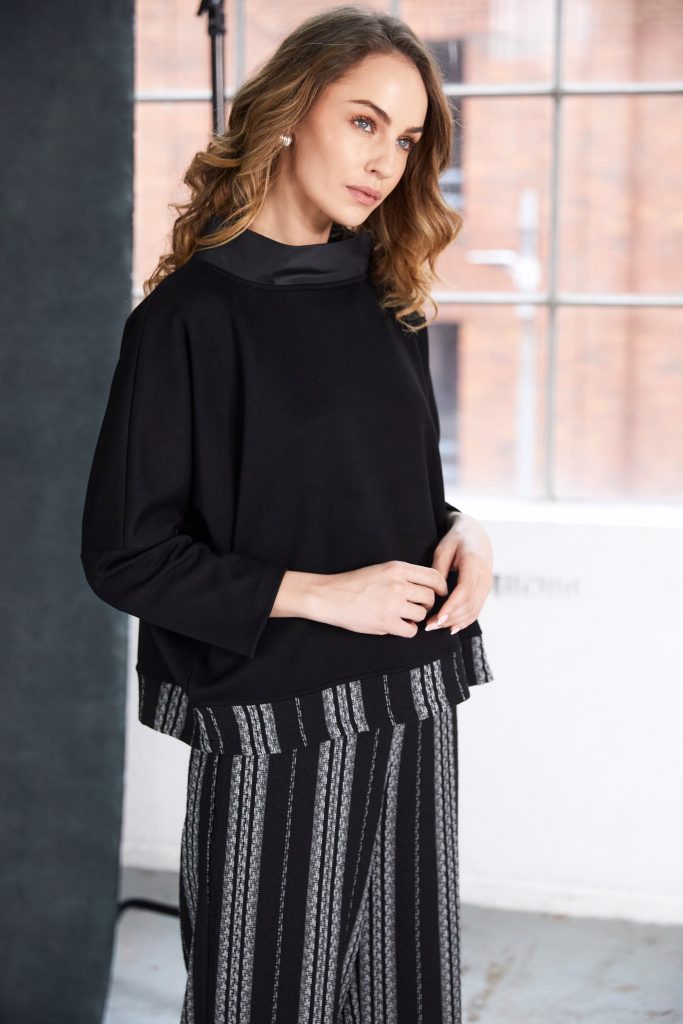 NAYA NAW25340 Mix Top With Cutaway Collar and Stripped Hem Band