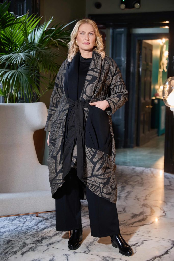 ORA ORW25173 Embossed jacquard jacket with tie at front and contrast panel