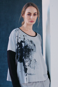 NAYA NAW25308 Placement print top with contrast binding and sleeves