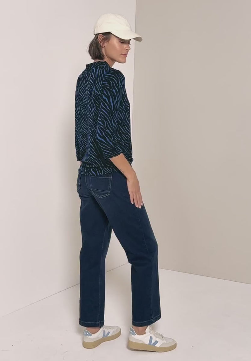 CECIL 324023 Minimal AOP Funnel Neck